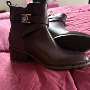NWT Women's Burgundy Ankle Boots
